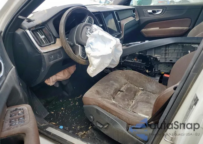 YV4102DK3M1840279: 70485065