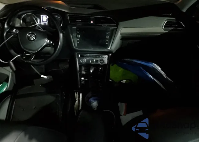 3VV3B7AX9KM069234: 70232205