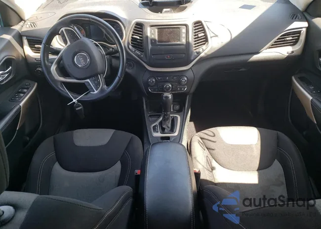 1C4PJLCB1JD618416: 69109544