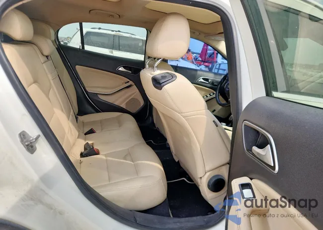 WDCTG4EB2GJ194796: 71841675