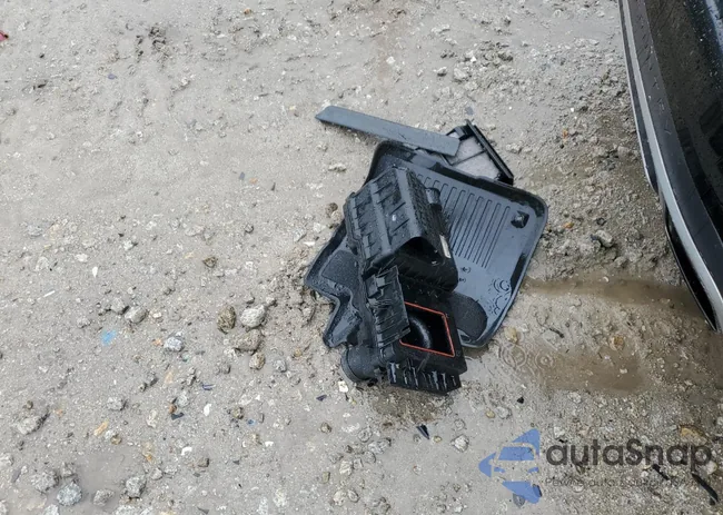 YV4612HM0F1001904: 81760205