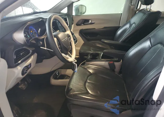 2C4RC1GG2JR100423: 70338165