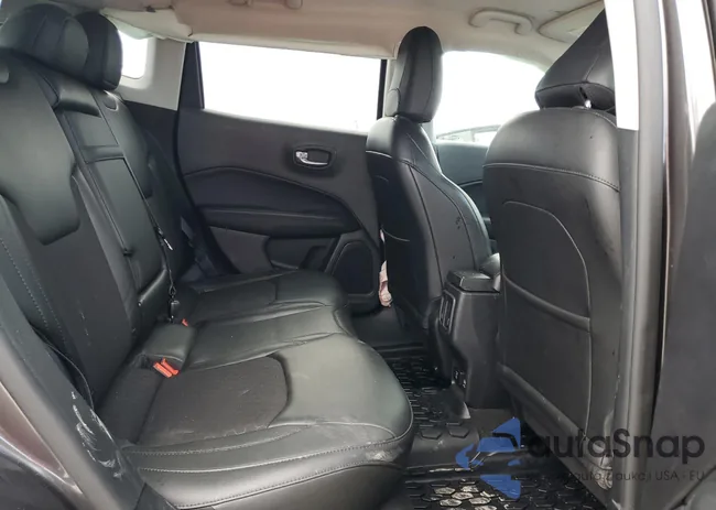 3C4NJDBB6JT314975: 81776615