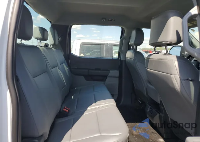 1FD8W3HT4PEC02043: 71110145