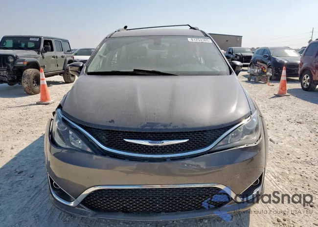 2C4RC1BG6JR110802: 81253365