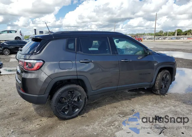 3C4NJDBB6JT314975: 81776615