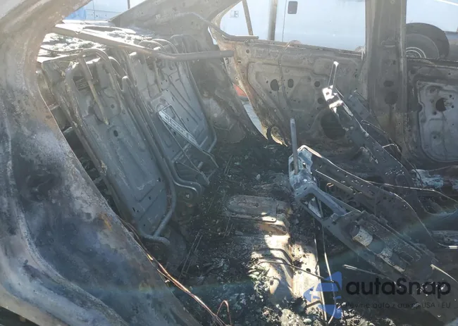 3FAHP0GA3AR338092: 81970875