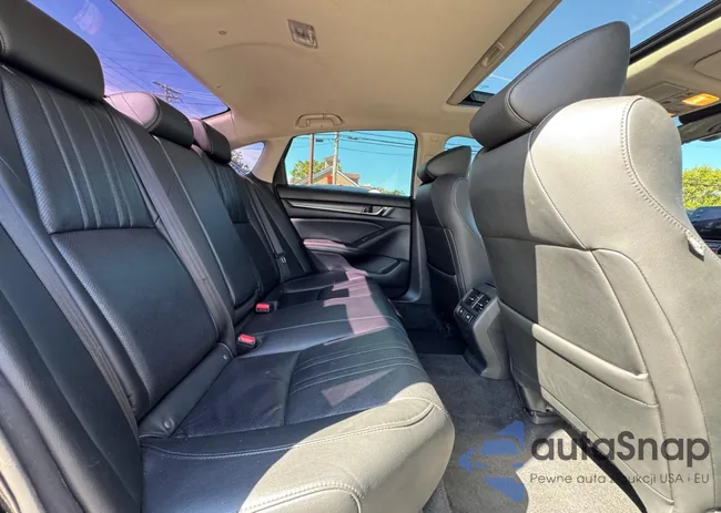 1HGCV3F93NA031042: 84067355