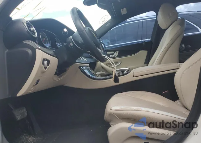 WDDZF4JB9HA160953: 71052975