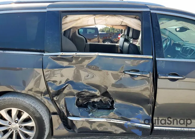 2C4RC1BG6JR110802: 81253365