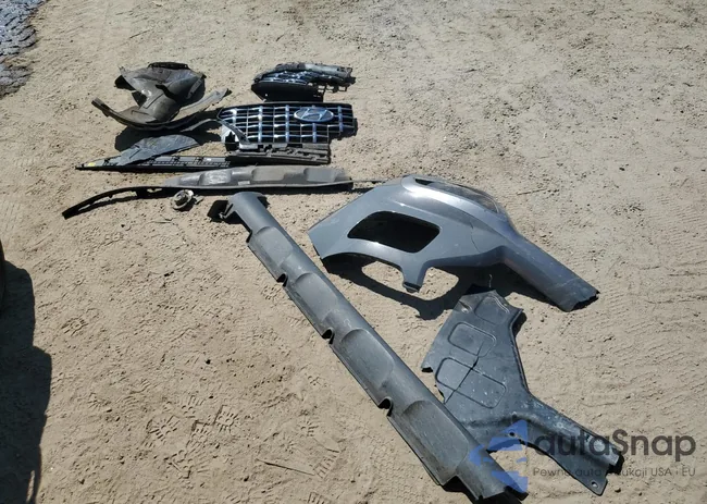 KMHRC8A31PU220235: 81390875