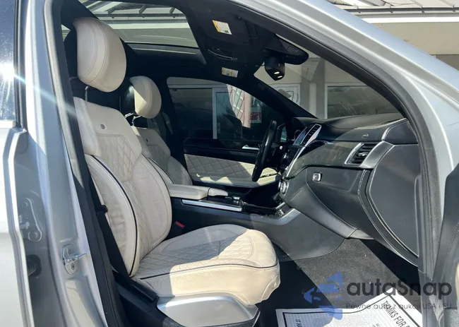 4JGDF7DE5GA700076: 82072525