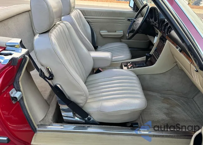 WDBBA48D3HA064333: 84288945