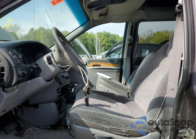 2P4GP44RXTR631273: 82072755