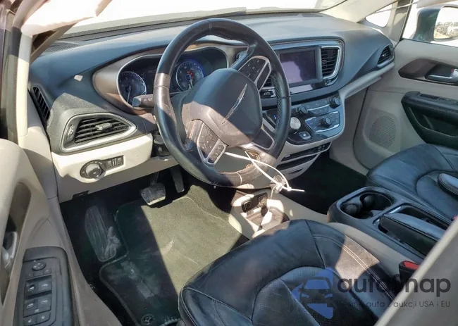 2C4RC1BG6JR110802: 81253365