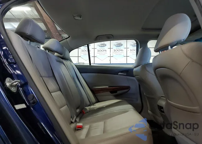 1HGCP2F89BA026905: 81444325