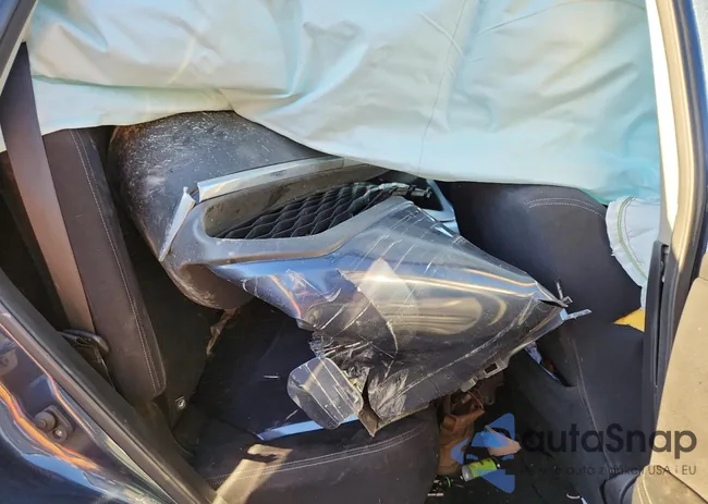 JN8AT2MV0GW143930: 81795735