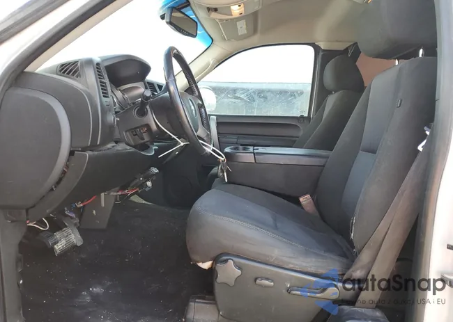 1GCSKSE30AZ125840: 80754555