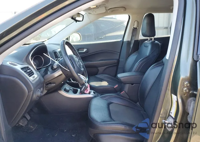 3C4NJDBB4KT812545: 81936155