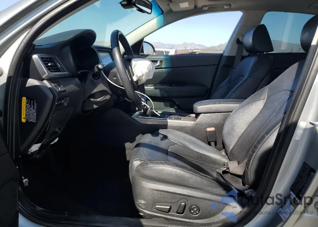 KNAGU4LE5H5012352: 72010635