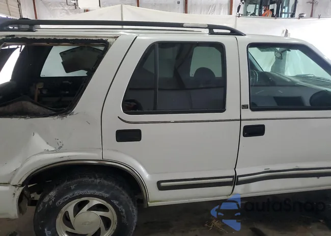 1GNDT13W91K224444: 81615015