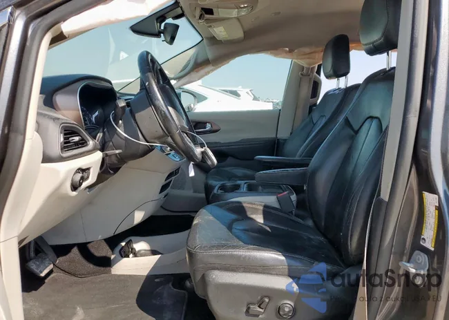 2C4RC1BG6JR110802: 81253365