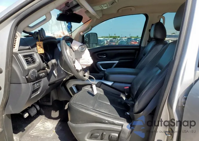 1N6BA1F42JN523415: 84473295