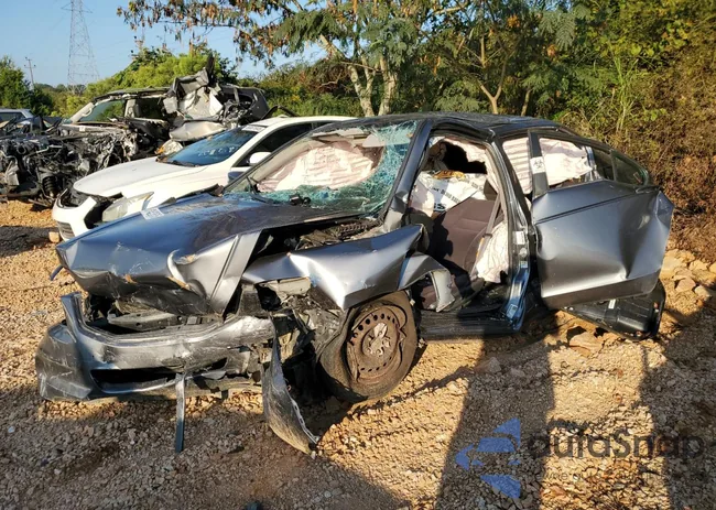 1HGCP2F35BA090217: 81423515