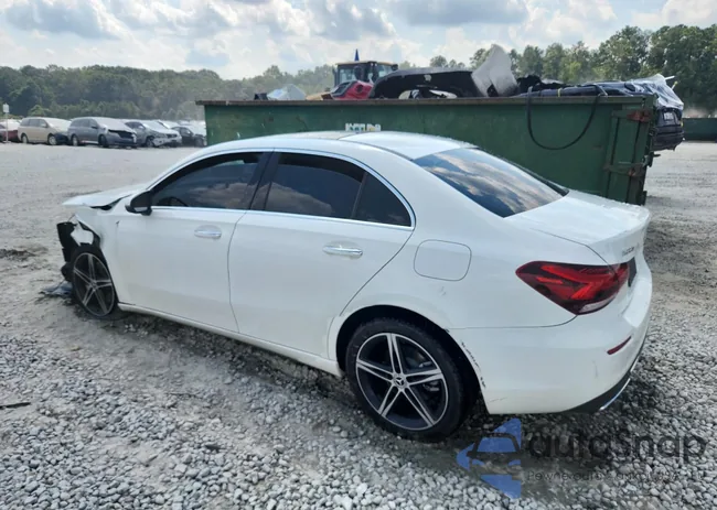 WDD3G4EB8KW000506: 71779745