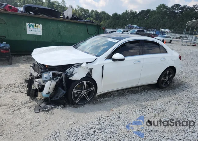 WDD3G4EB8KW000506: 71779745