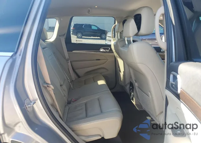 1C4RJFBG3JC445575: 71826765