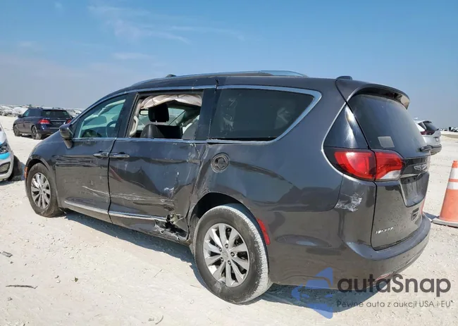 2C4RC1BG6JR110802: 81253365