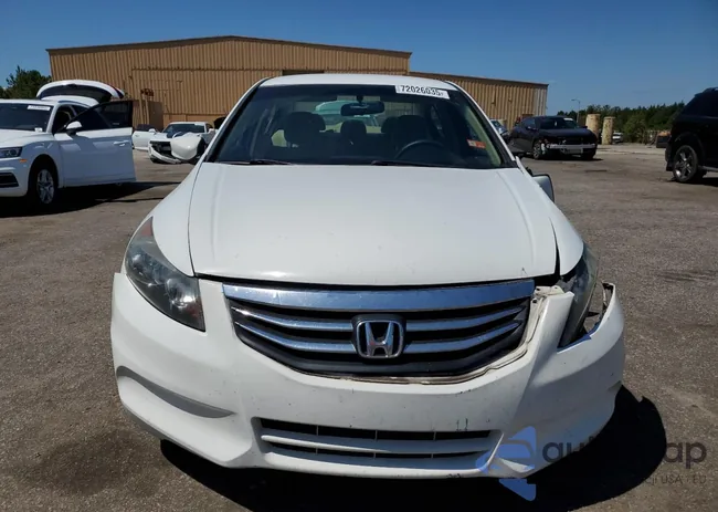 1HGCP2F34CA225611: 72026035