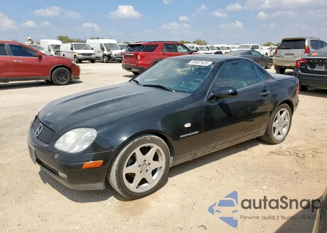 WDBKK47F9YF165976: 80807425