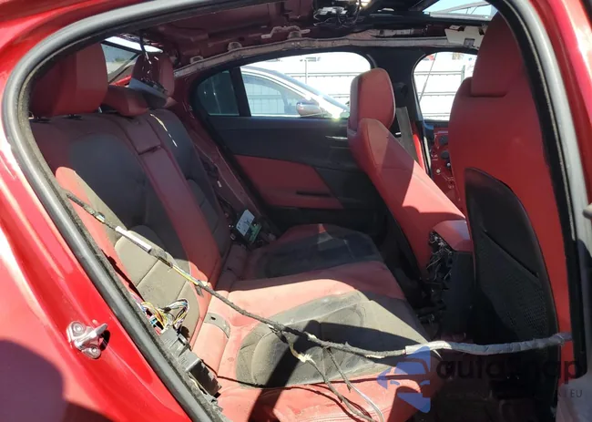 SAJAM4FV6JCP17944: 84227375