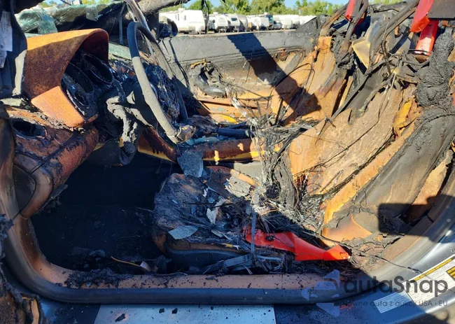 ZHWGU22T37LA04553: 83983725