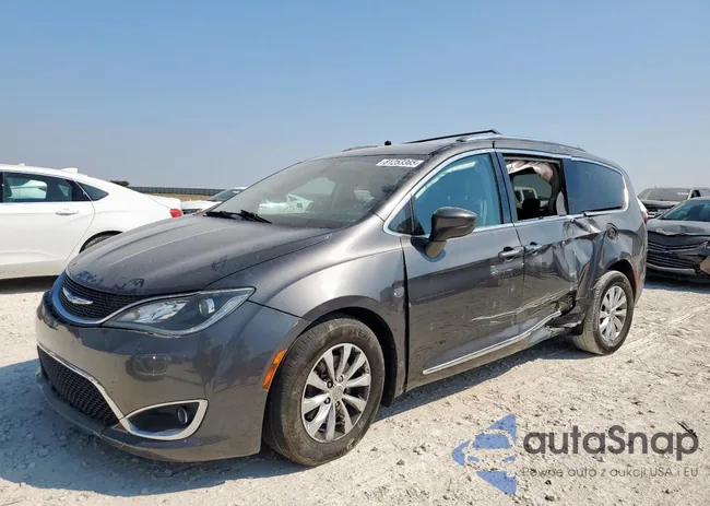 2C4RC1BG6JR110802: 81253365