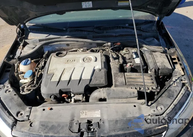 3VWLL7AJ9CM093992: 76537544