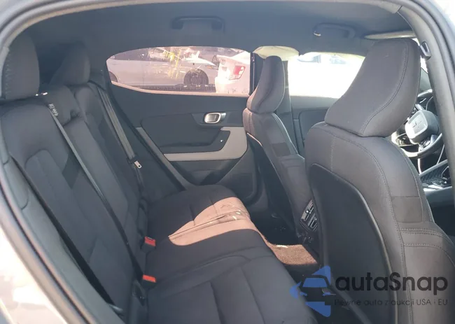 YSMEG3KA0PL141561: 74127034