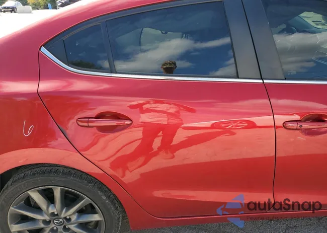 3MZBN1V37JM211629: 76329334