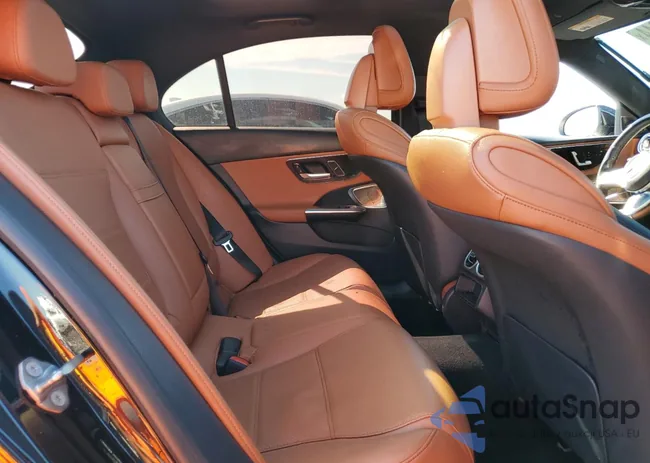 W1KAF4GB2NR018963: 76054644