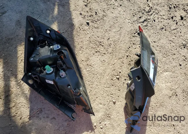 2HGFC2F79JH592675: 75093294