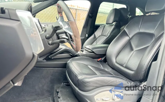 WP1AA2A20HKA80380: 75763054