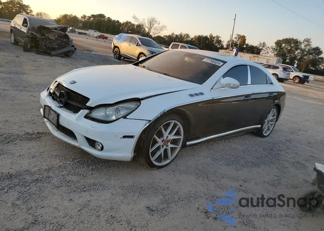 WDDDJ72X88A118553: 77768424