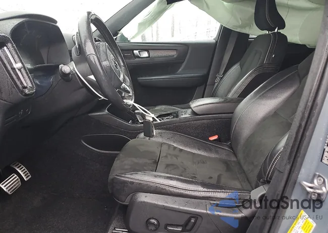 YV4162UM5L2198933: 90243785