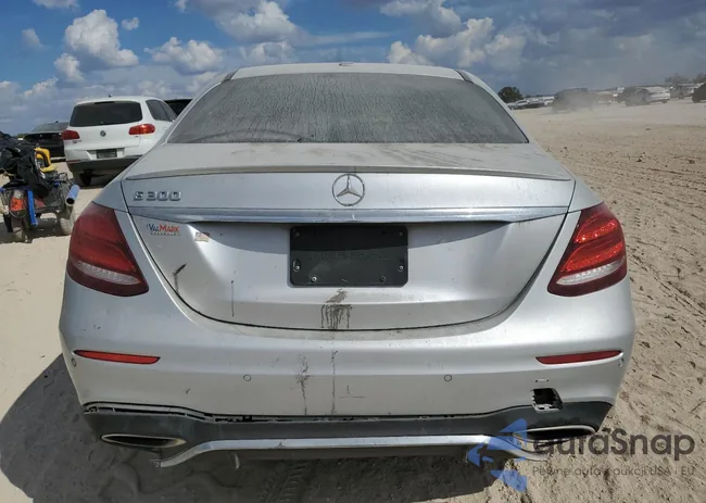 WDDZF4JB8JA301565: 89869155