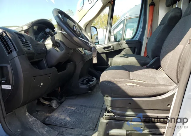 3C6URVJG3LE136593: 96631545