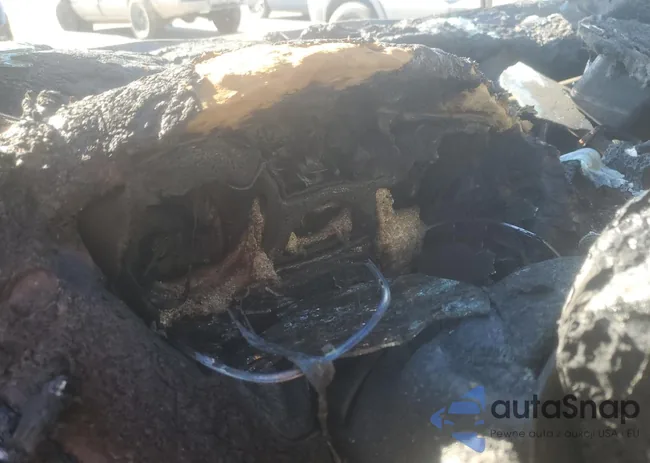 1FADP3L90HL273139: 89442885