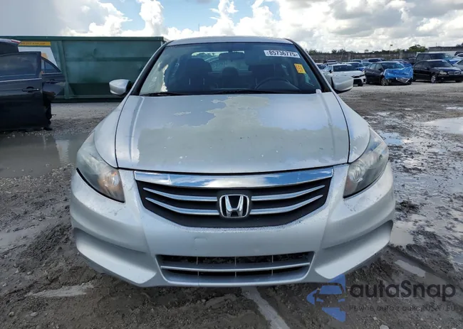 1HGCP2F64CA042753: 85736775