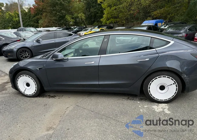 5YJ3E1EB1JF119421: 87085975